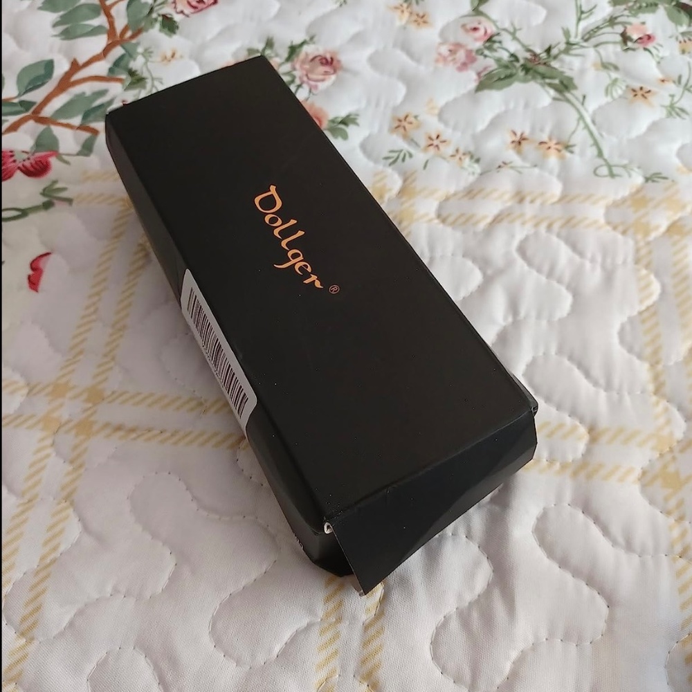 Neiman Marcus Luxury Golden Bee Sunglasses - Picture 4 of 6